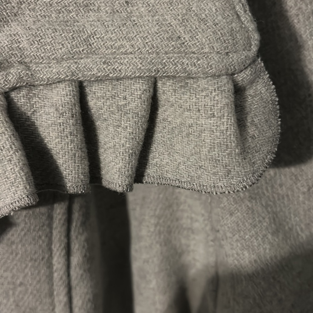 Steve Madden Light Gray Ruffle Trench Coat, Size 1X - Picture 11 of 14